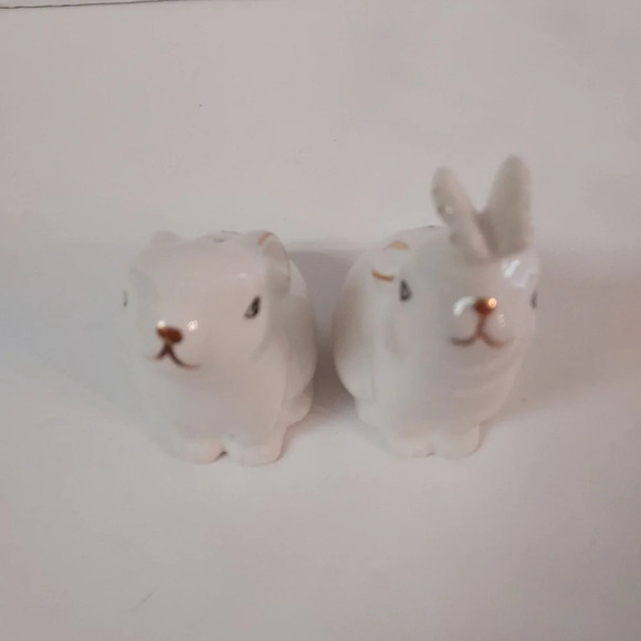 Pier 1 Set of 2 Ceramic Rabbit Salt and Pepper Shakers White and Gold Detail - Picture 2 of 11